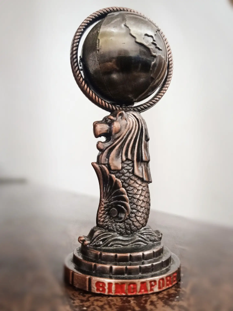 merlion-statue-souvenir