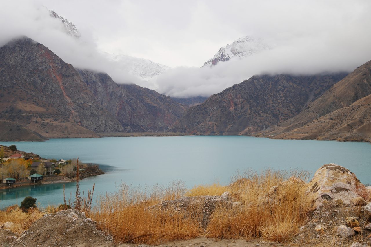 panoramic-view-lake-iskanderkul-fann-mountains-tajikistan