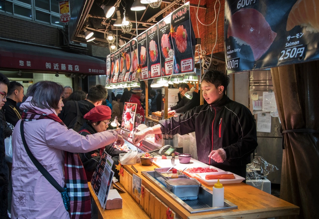 ตลาดปลา Osaka มีร้านซูชิชื่อดัง Kuromon Sakae Sushi