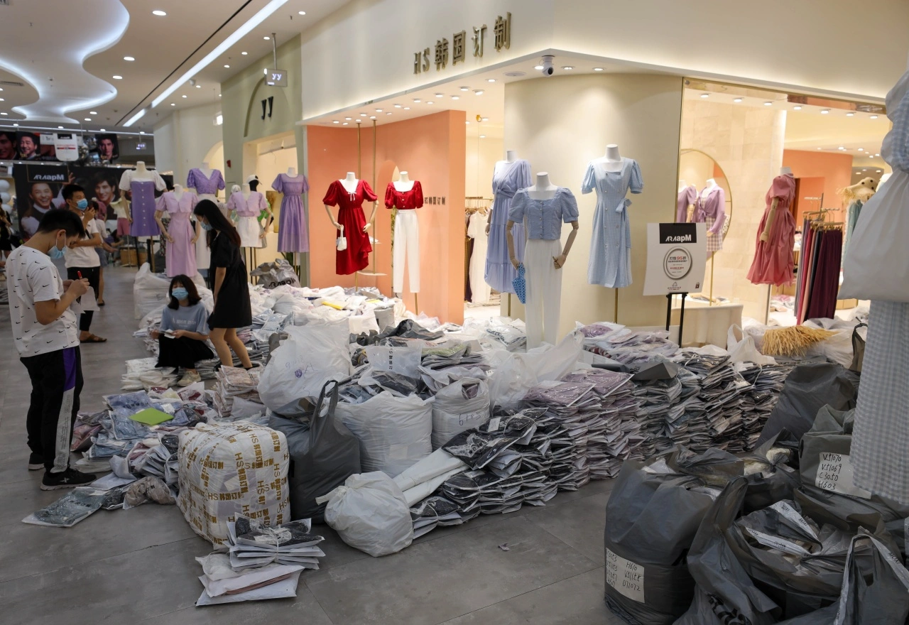 ตลาดเสื้อผ้าค้าส่งกวางโจวที่เที่ยวกวางโจวแหล่งช้อปเสื้อผ้าราคาถูกระดับโลก