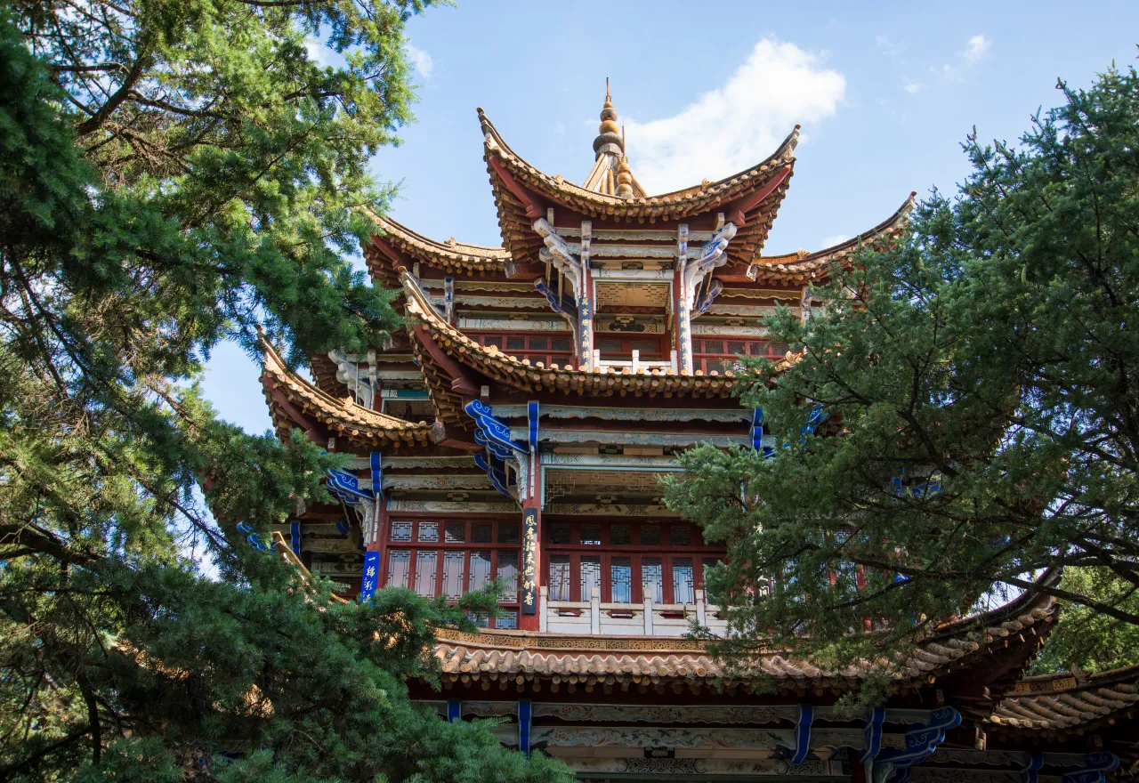 สถานที่ท่องเที่ยวคุนหมิง ตำหนักทองจินเตี้ยน (Golden Temple Park)