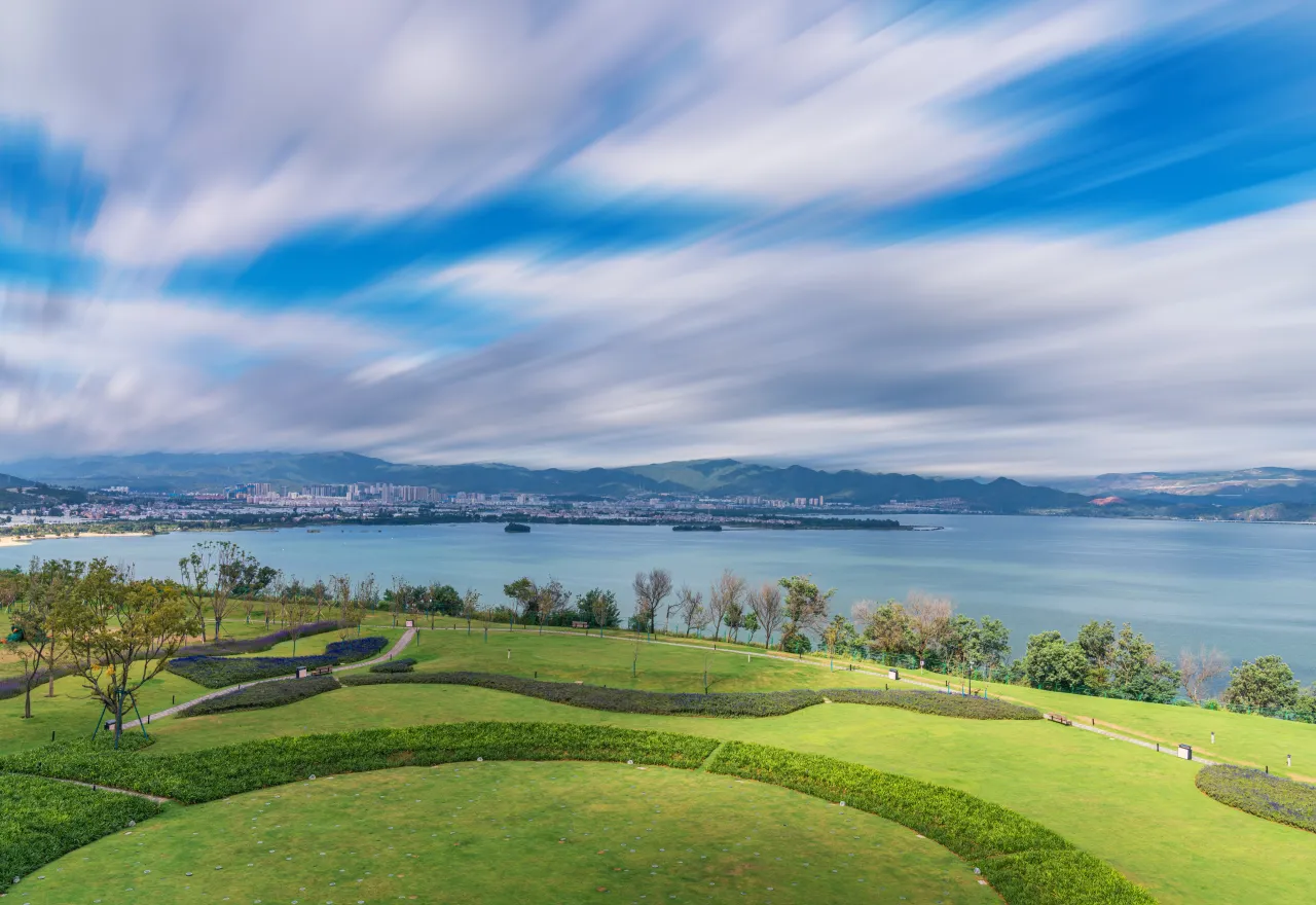 สถานที่ท่องเที่ยวคุนหมิง ทะเลสาบเตียนฉือ (Dianchi Lake)