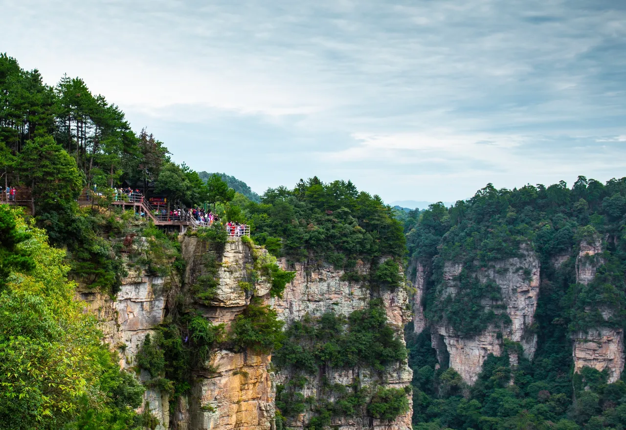 เขตยวนเจียเจี้ย (Yuanjiajie Scenic Area) จุดชมวิวเมืองจางเจียเจี้ย