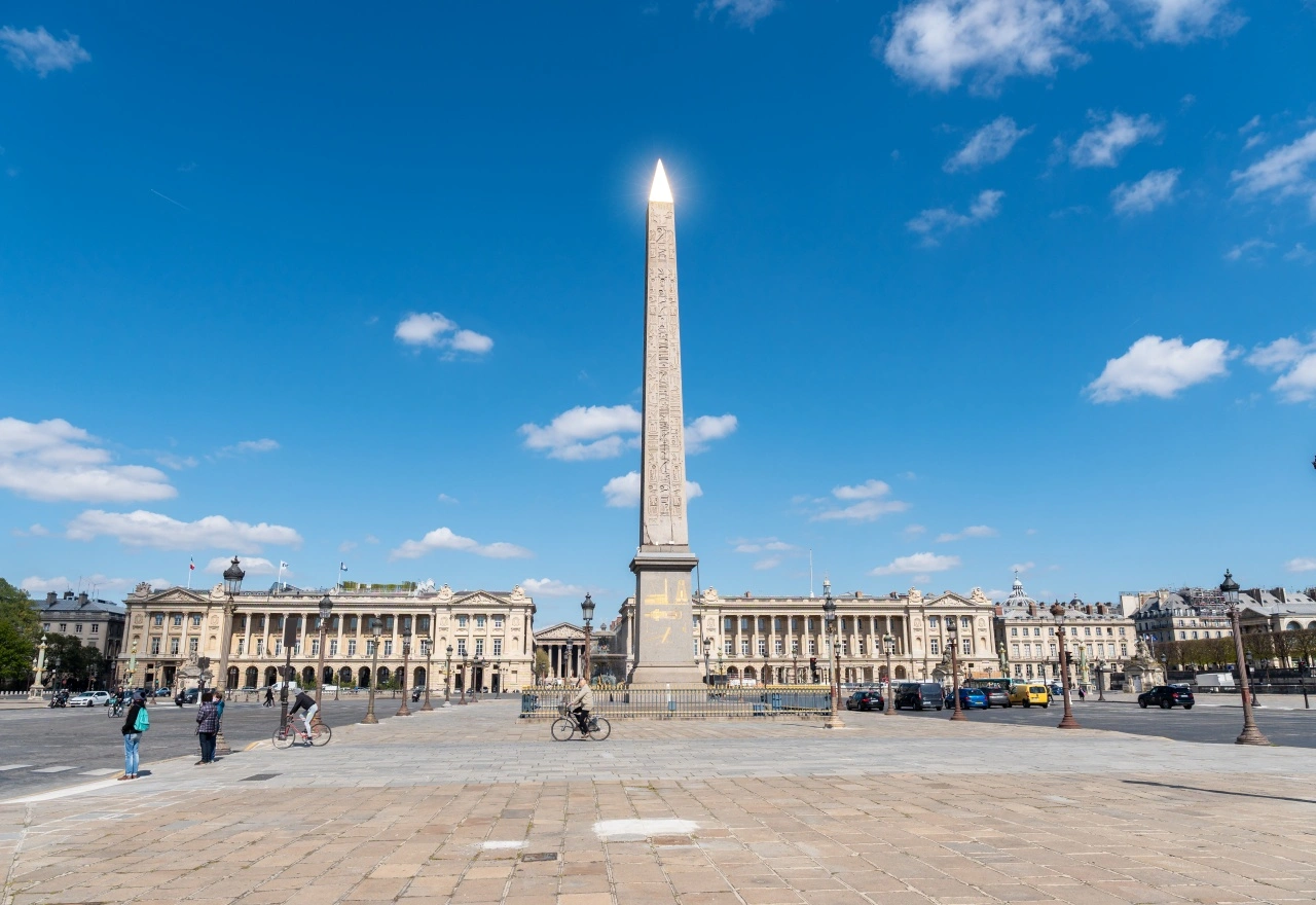 จัตุรัสคองคอร์ด (Place de la Concorde) เที่ยวปารีส จุดเชื่อมแลนด์มาร์กสำคัญ