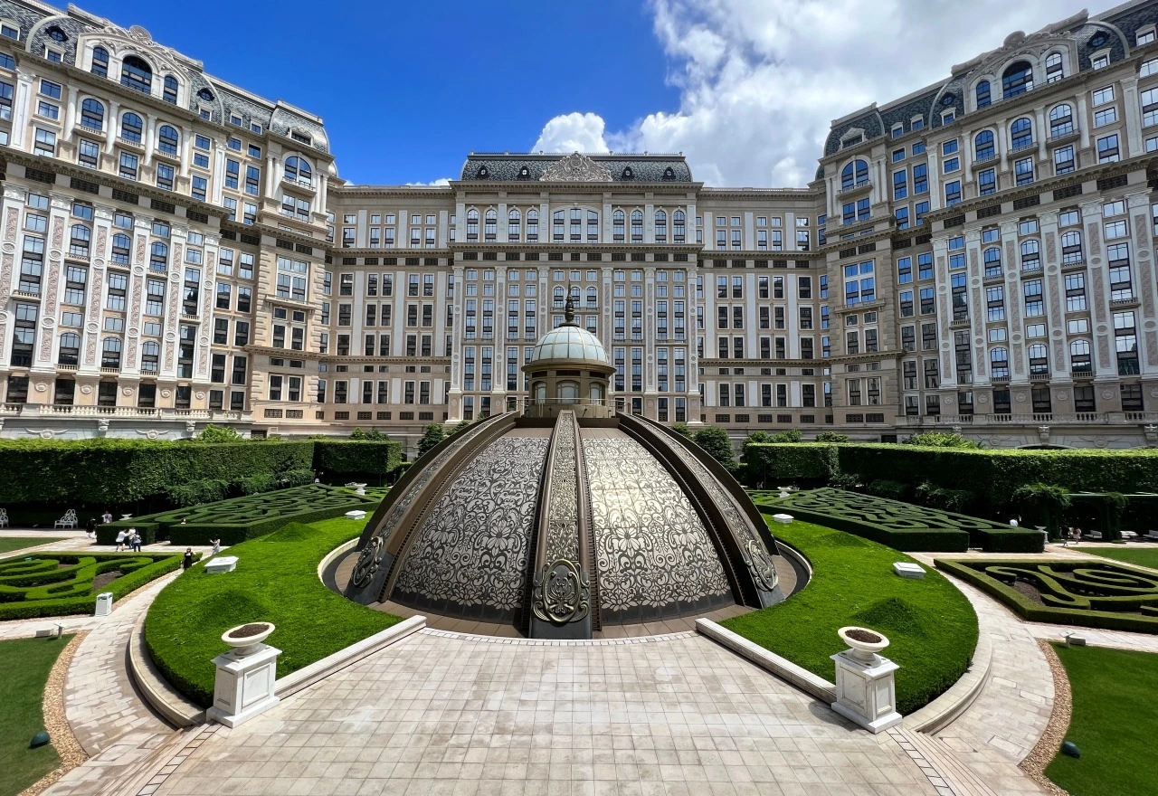 ที่เที่ยวมาเก๊า แกรนด์ ลิสบัว พาเลซ สวนลับสไตล์แวร์ซาย (Grand Lisboa Palace Garden)