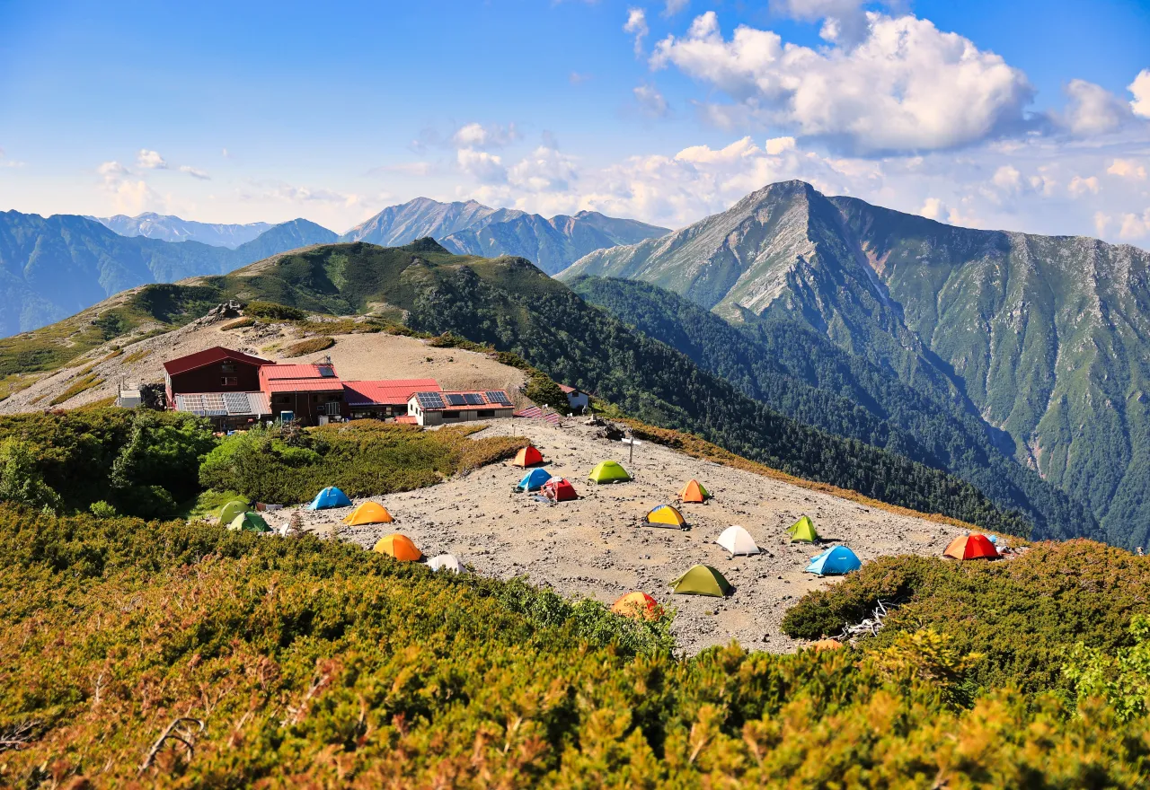 เส้นทางเดินป่าภูเขาโชกะทาเกะระดับกลาง ที่ห้ามพลาดเวลามา Kamikochi