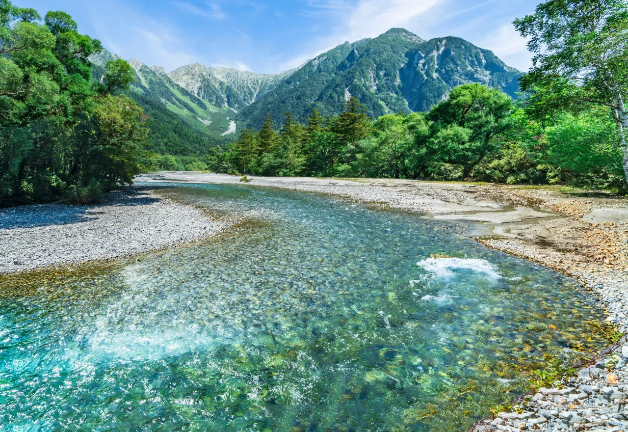 แม่น้ำอาซุสะ สายน้ำใสที่เป็นหัวใจของ Kamikochi