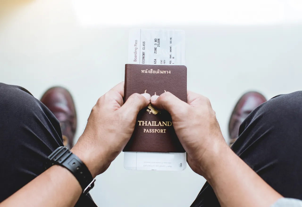 เอกสารสำคัญสำหรับเรียกร้องสิทธิเมื่อเที่ยวบินถูกยกเลิก เช่น บัตรโดยสารและสลิปชำระเงิน