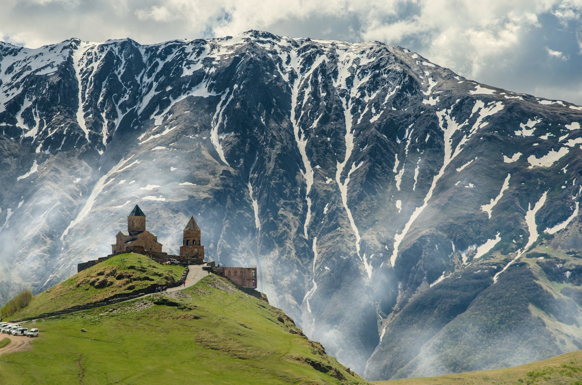 gergeti-trinity-church-with-snowy-mountain-in-the-background.