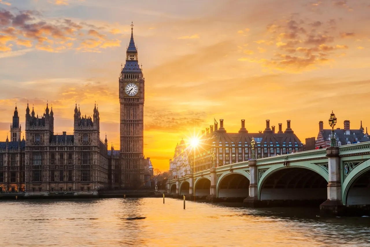 Sunset view of Big Ben and Westminster Bridge along the River Thames in London