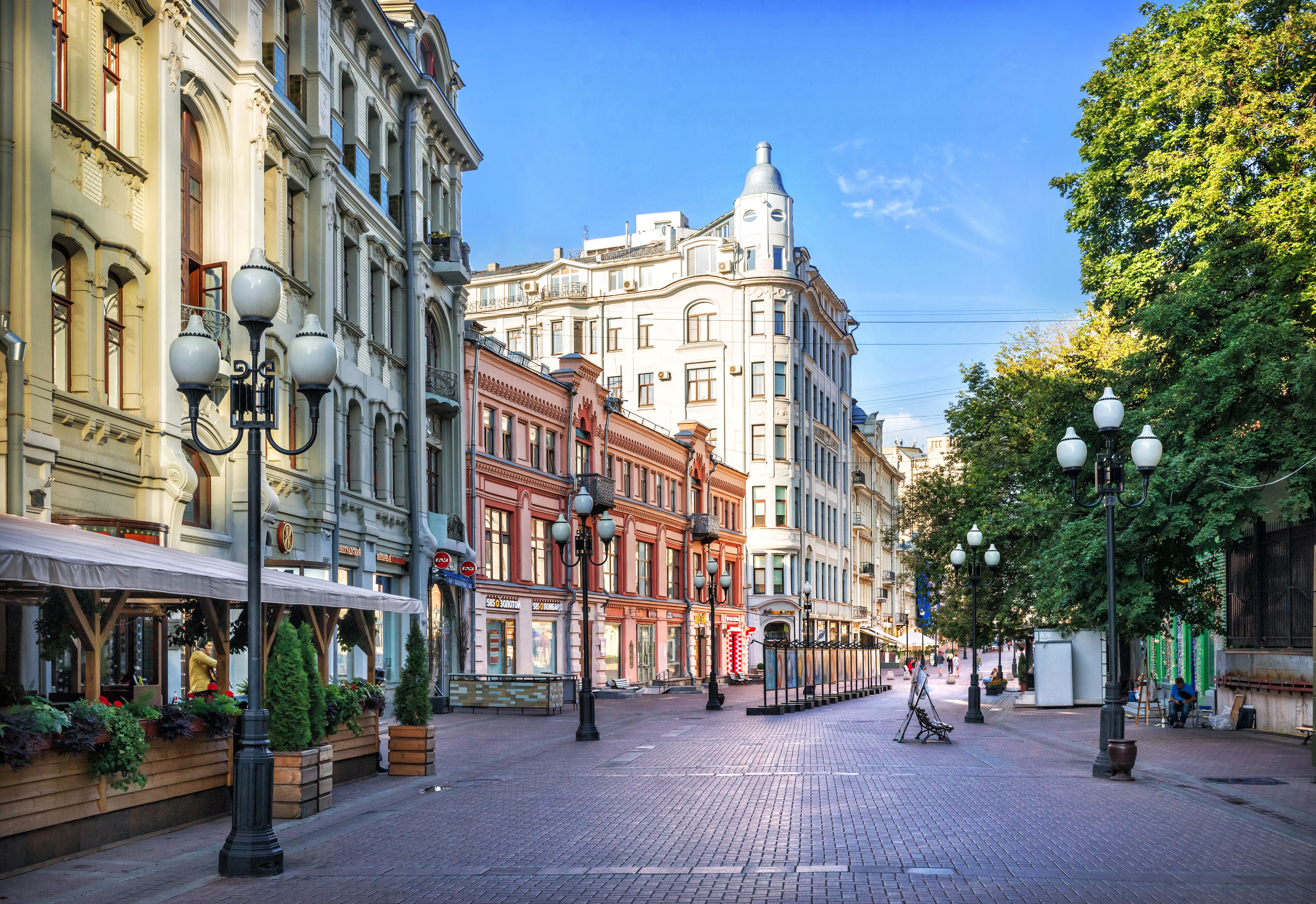 a view of Arbat Street (Ulitsa Arbat), a famous pedestrianized shopping street in the historic center of Moscow, Russia