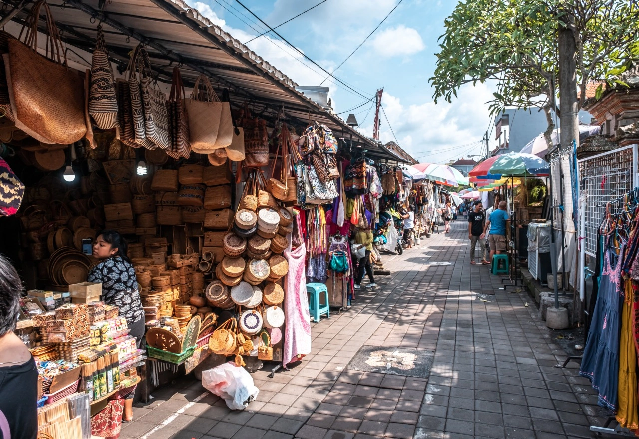 เที่ยวบาหลี ที่พระราชวังอูบุดและตลาดศิลปะ