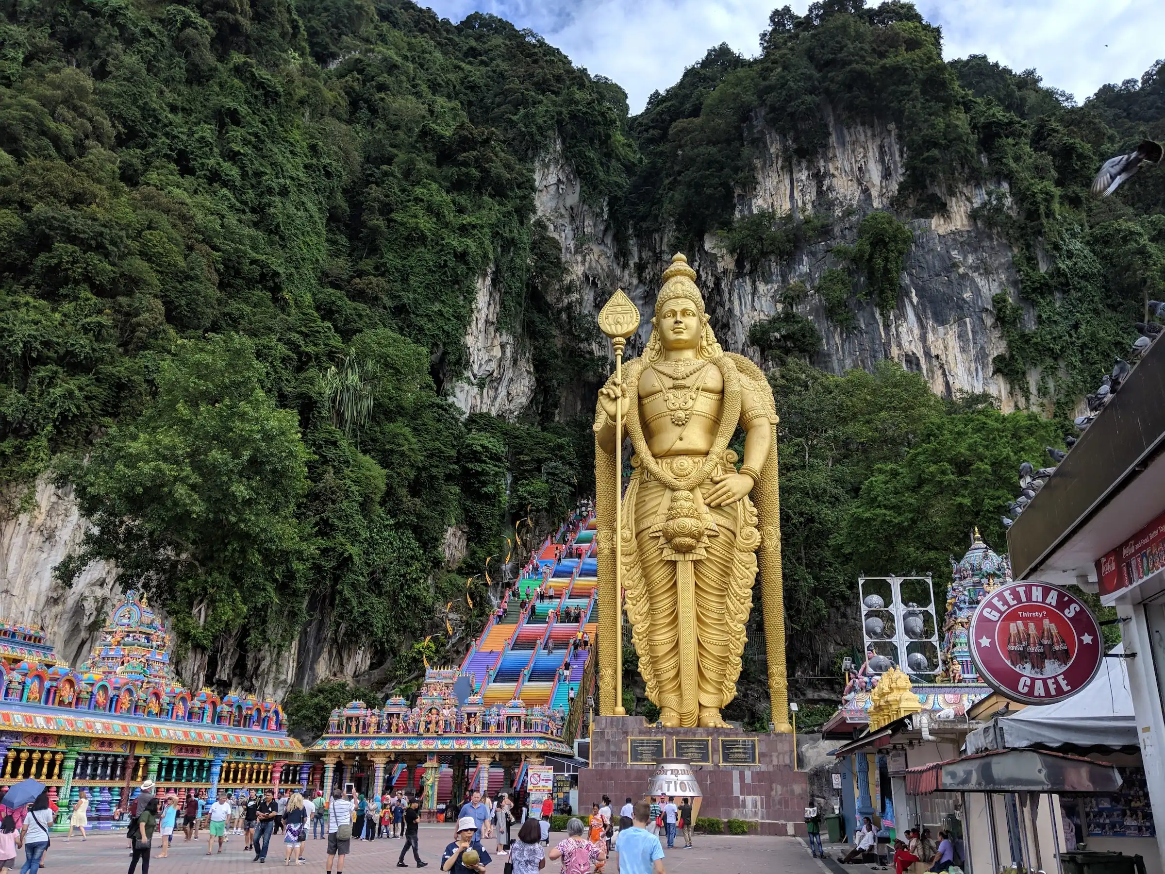 batu-caves-entrance