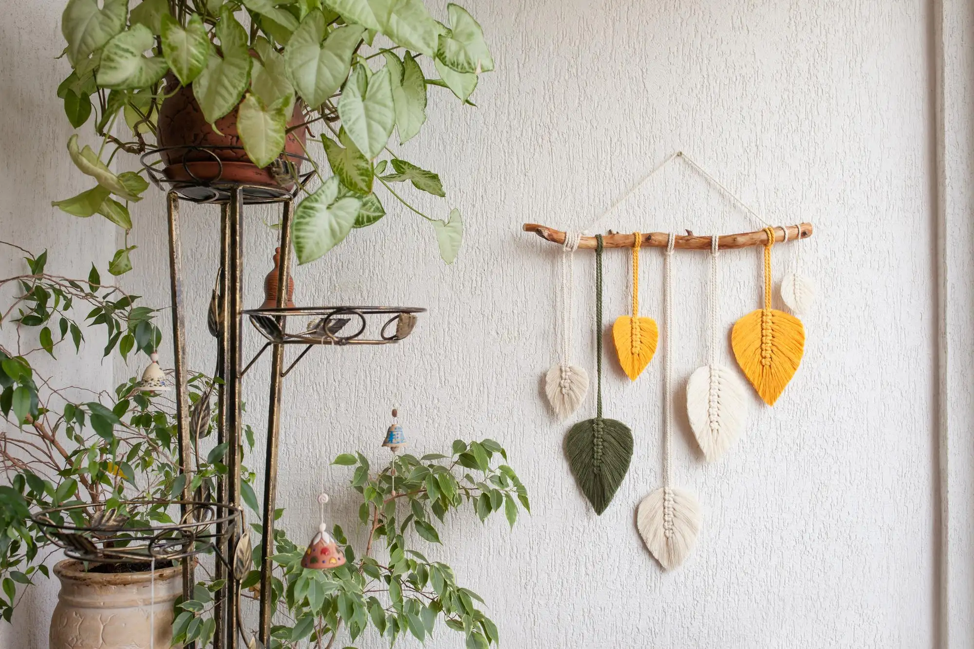 marcrame-leaves-wall-hanging-in-yellow-white-green-color