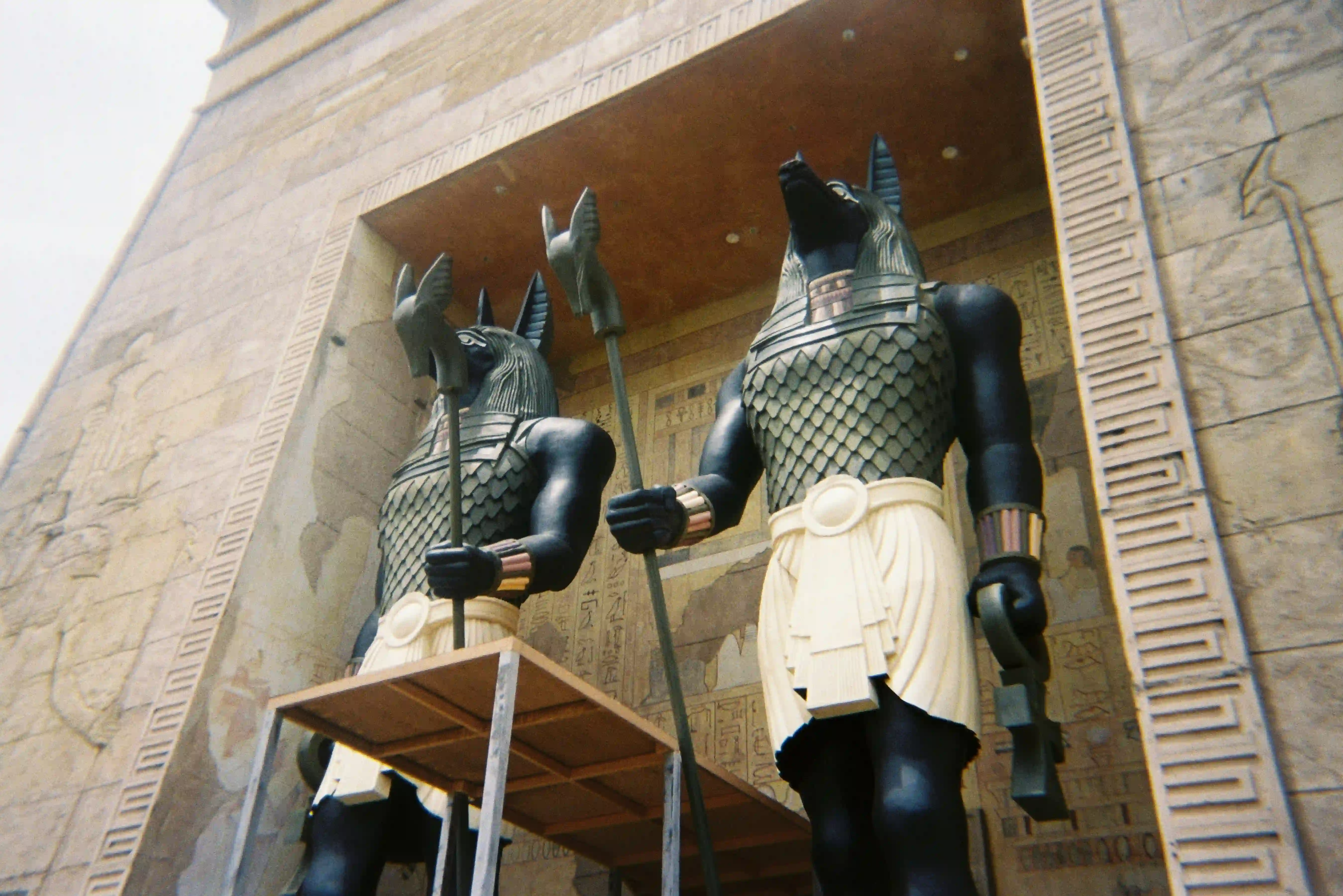 Egyptian-gods-in-front-of-building