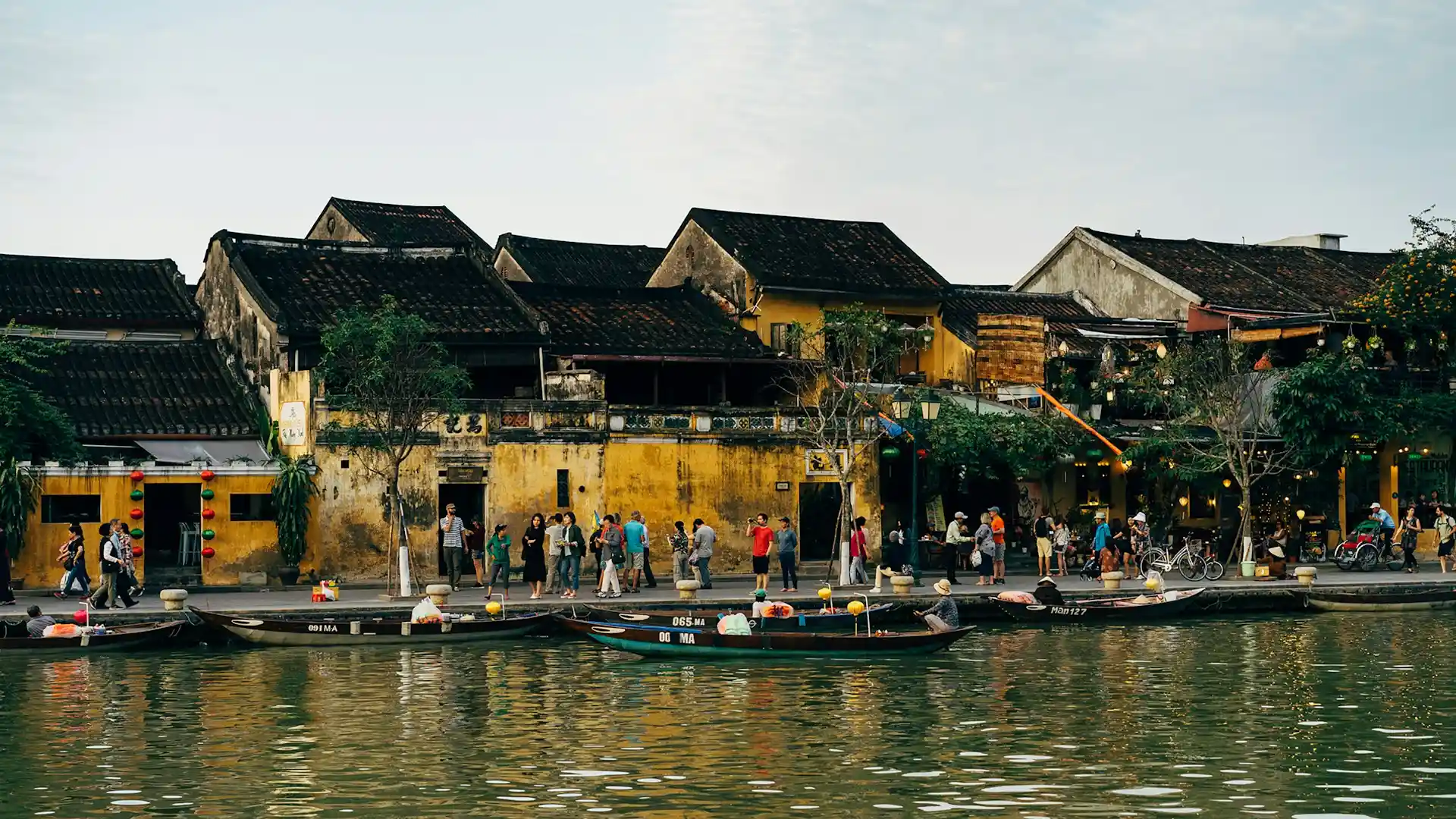 tourists in Hoi An ancient town
