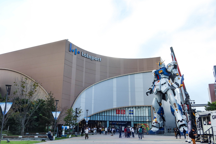 Giant Gundam at LaLaPort, Fukuoka