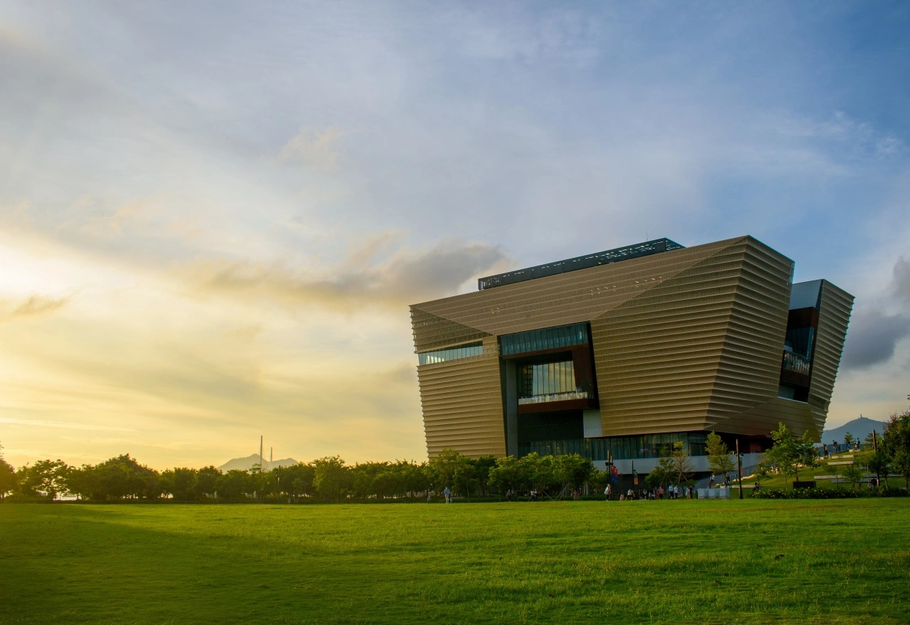 เที่ยวฮ่องกงที่พิพิธภัณฑ์ M+ เขตวัฒนธรรมเกาลูนตะวันตก (M+ Museum)