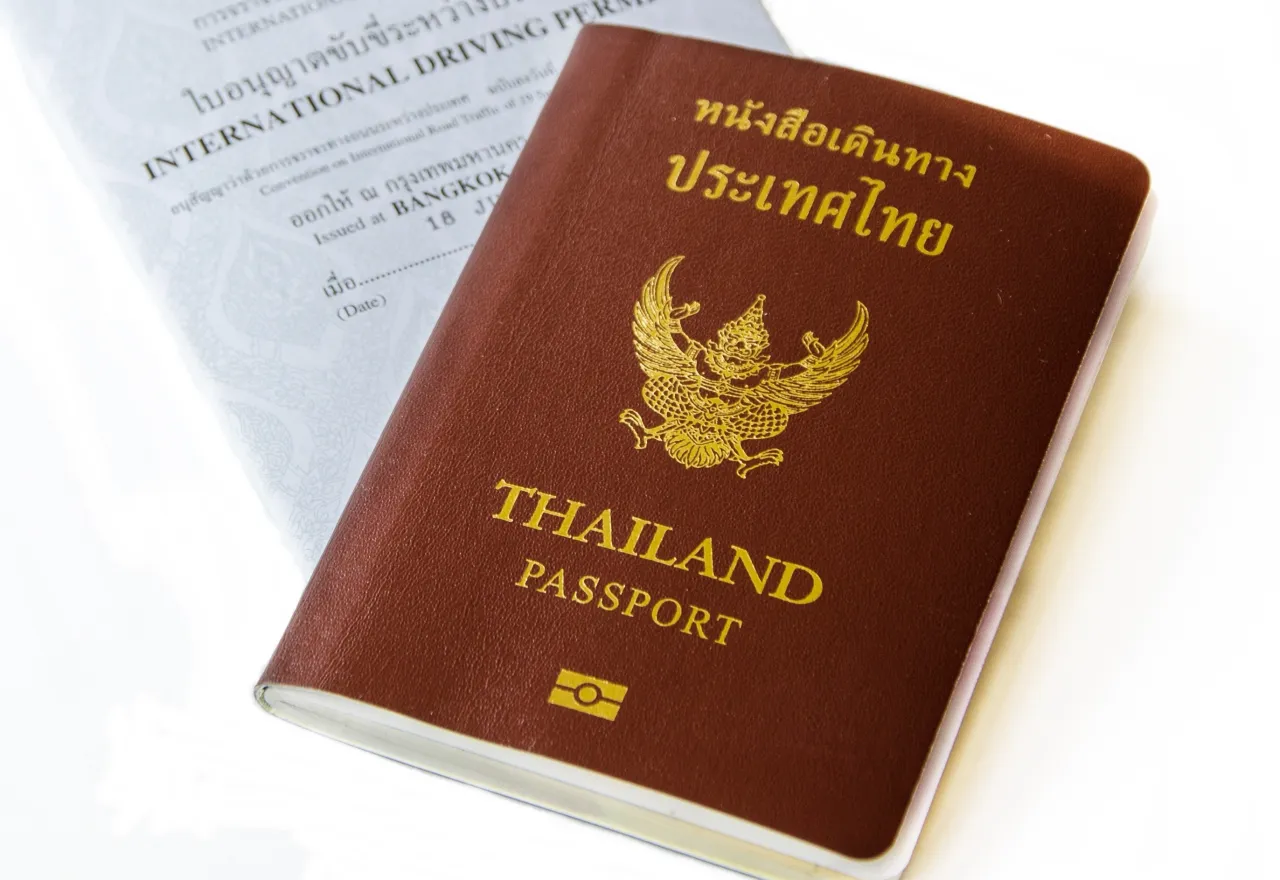 เตรียมใบขับขี่สากลและพาสปอร์ตให้พร้อมก่อนขับรถเที่ยวต่างประเทศ