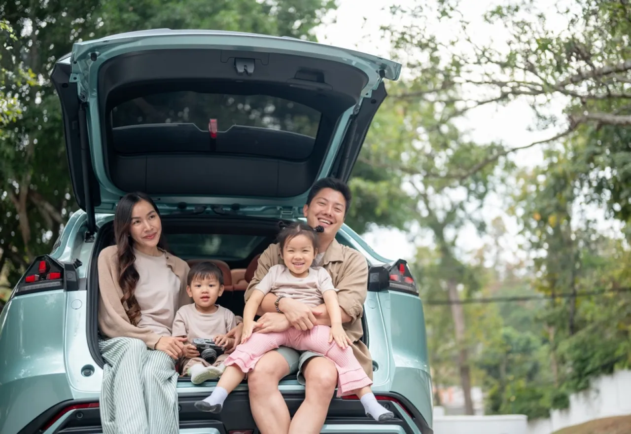 Road Trip คือการขับรถเที่ยวอย่างอิสระ ครอบครัวชาวเอเชียชมวิวระหว่างทาง